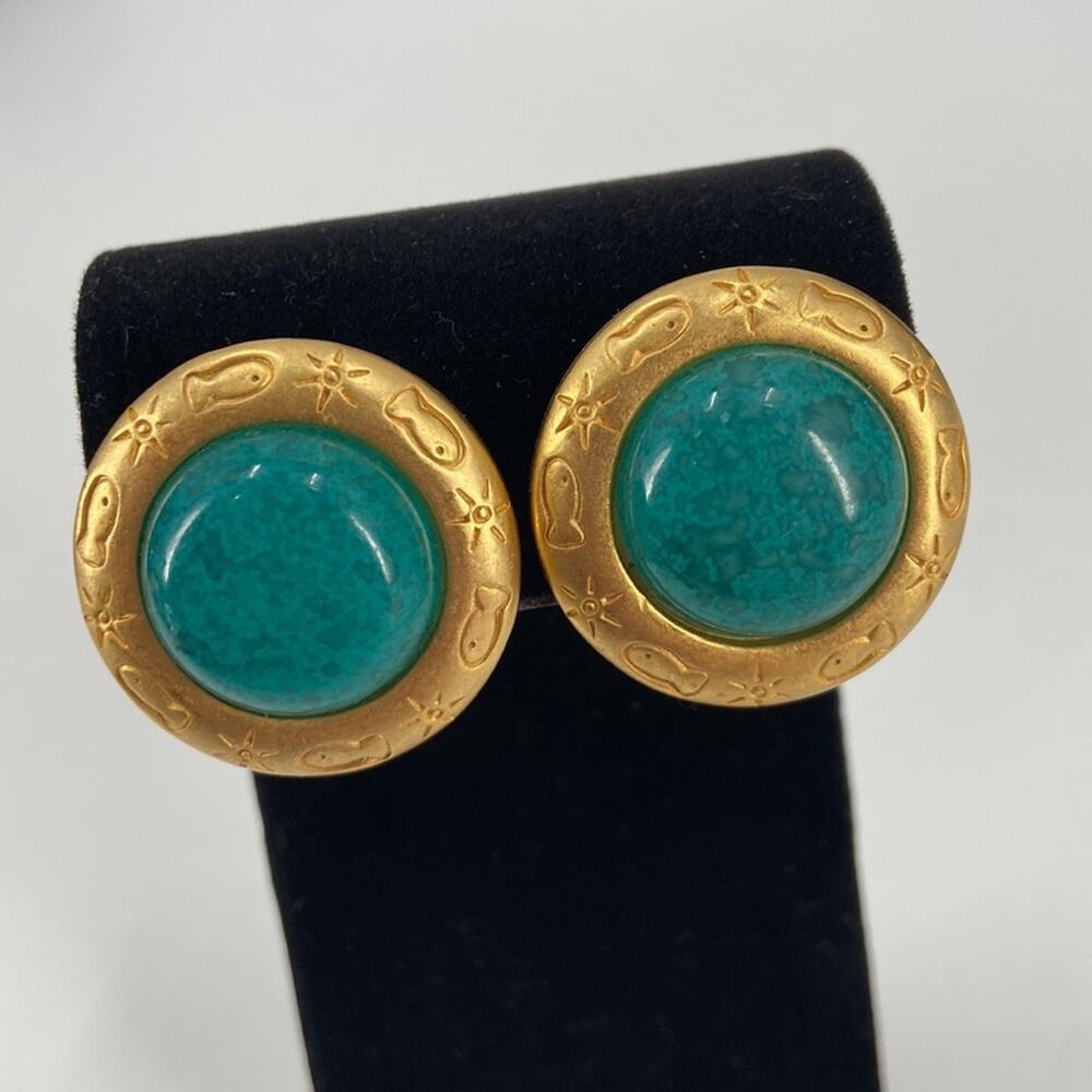 Vintage Liz Claiborne gold tone fish star carved statement stud earrings